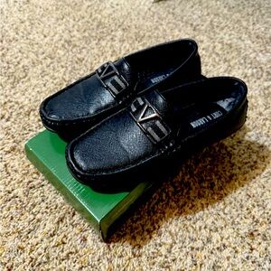 Boys black slip on shoes. Worn 2 times.